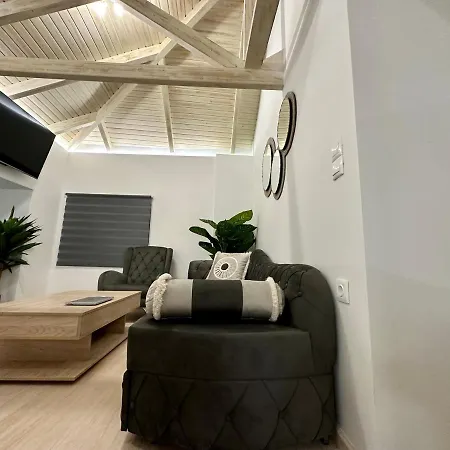 Woodhome * Καλαμίτσι