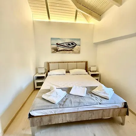 Woodhome * Kalamitsi (Lefkada)